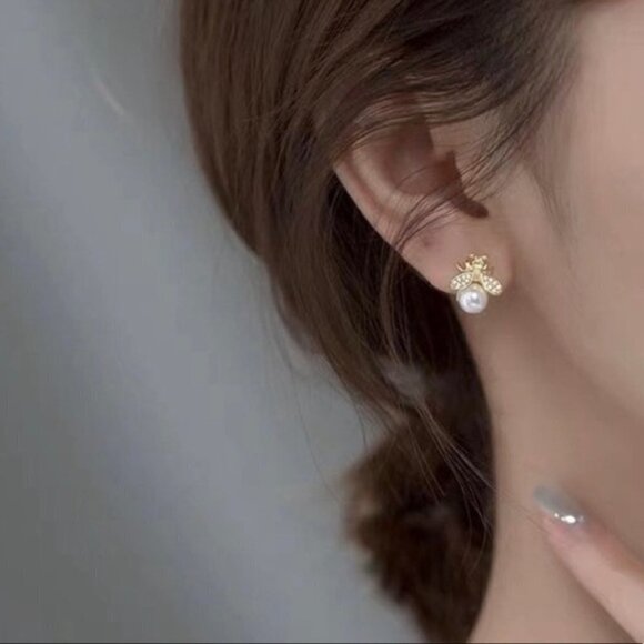 Gold Pearl Bee Stud Earrings - Picture 3 of 5